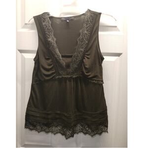White House Black Market Size Large Olive Green Lace Trim Sleeveless Soft Blouse
